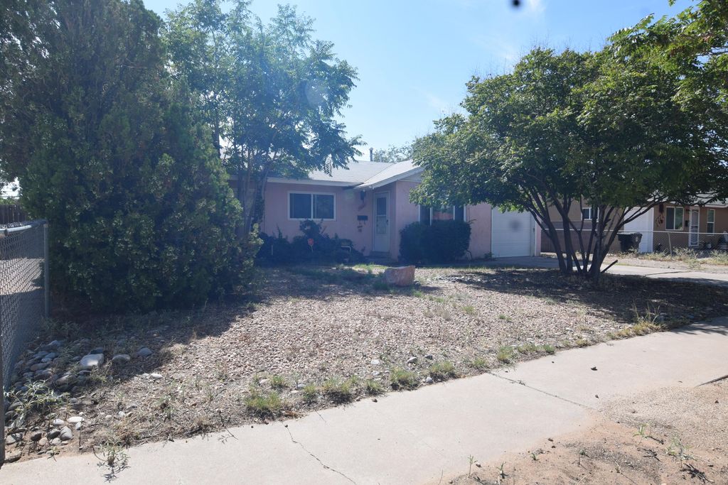 1021 LUTHY Circle NE, Albuquerque, NM 87112