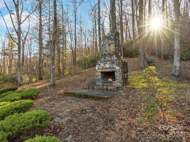 318 Freedom Trail Court, Zirconia, NC 28790