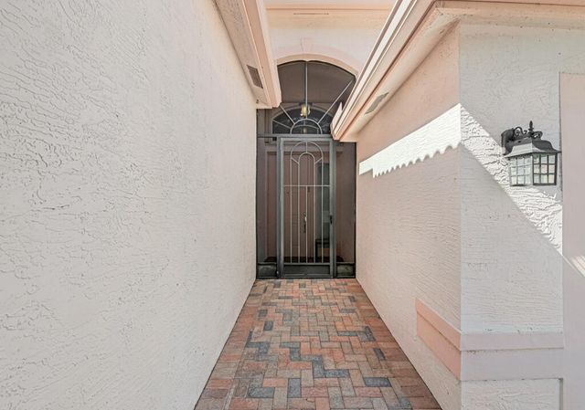 7727 Ocean Sunset Drive, Lake Worth, FL 33467