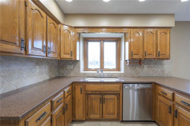 2800 Mohican Avenue, Independence, MO 64057