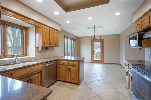 2800 Mohican Avenue, Independence, MO 64057