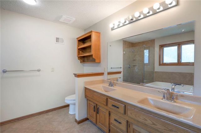 2800 Mohican Avenue, Independence, MO 64057