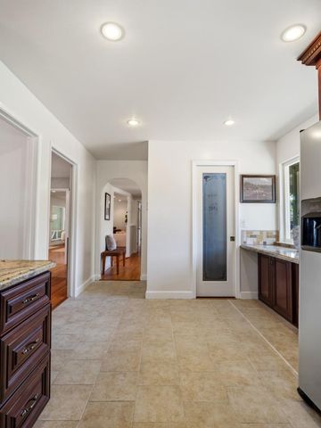12100 Saraglen Drive, Saratoga, CA 95070
