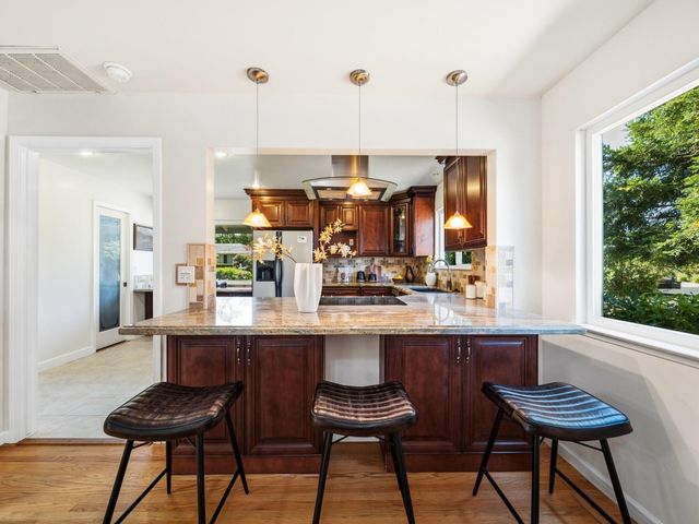 12100 Saraglen Drive, Saratoga, CA 95070