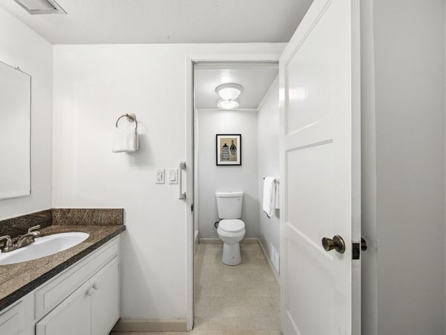 12100 Saraglen Drive, Saratoga, CA 95070