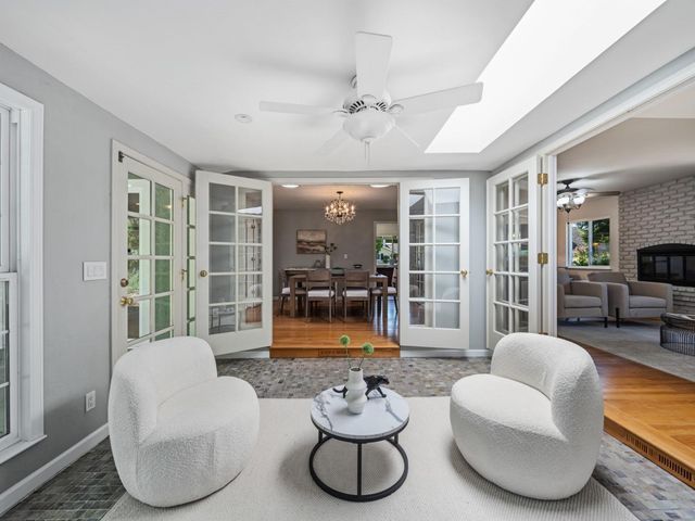 12100 Saraglen Drive, Saratoga, CA 95070