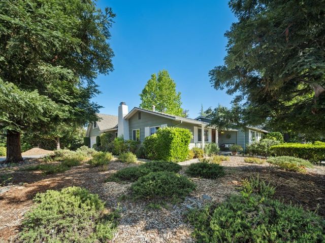 12100 Saraglen Drive, Saratoga, CA 95070