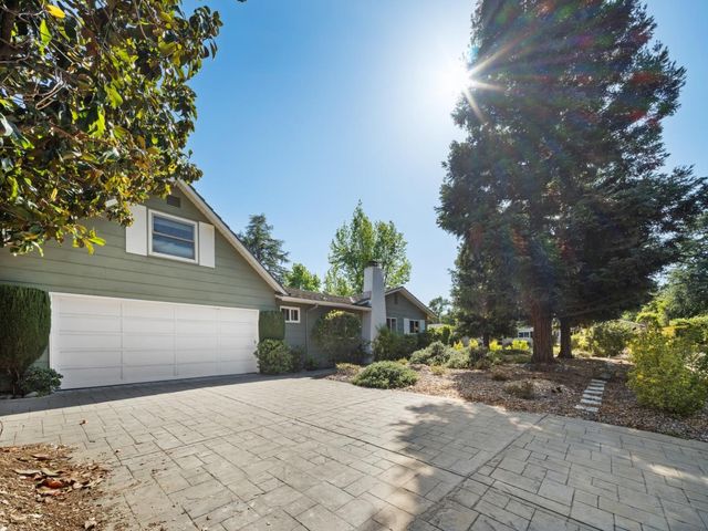 12100 Saraglen Drive, Saratoga, CA 95070