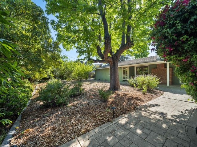 12100 Saraglen Drive, Saratoga, CA 95070