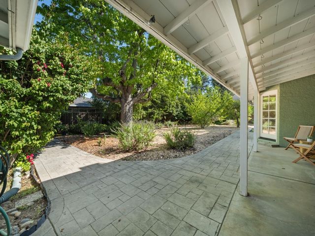 12100 Saraglen Drive, Saratoga, CA 95070