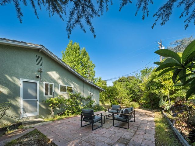 12100 Saraglen Drive, Saratoga, CA 95070