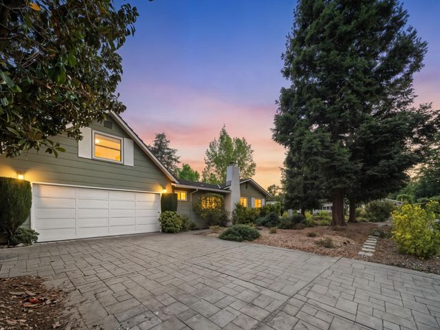 12100 Saraglen Drive, Saratoga, CA 95070