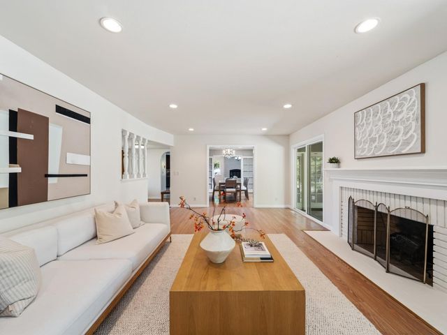 12100 Saraglen Drive, Saratoga, CA 95070