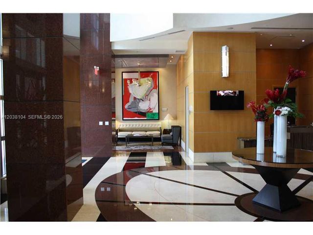 244 Biscayne Boulevard 702, Miami, FL 33132
