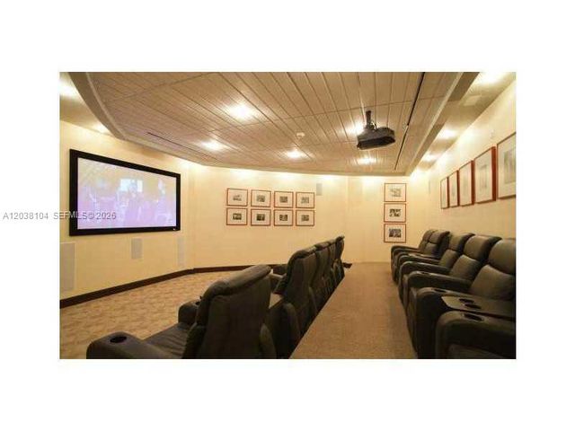 244 Biscayne Boulevard 702, Miami, FL 33132