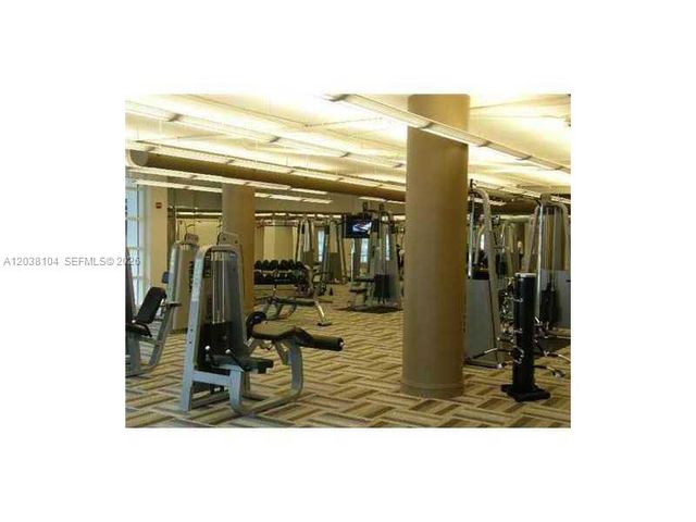 244 Biscayne Boulevard 702, Miami, FL 33132