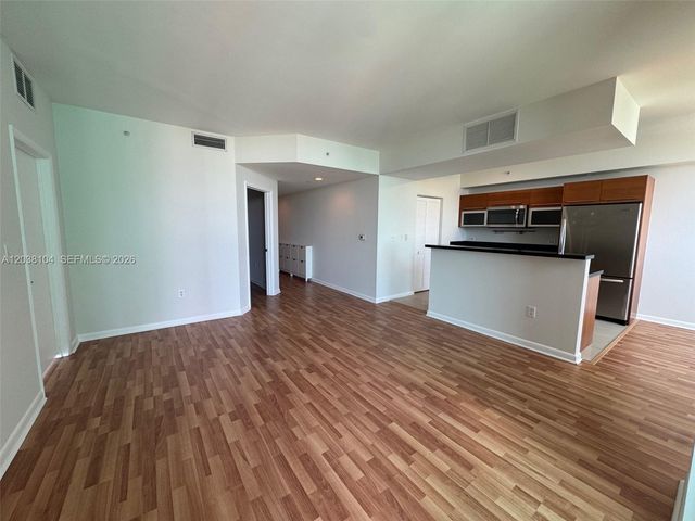 244 Biscayne Boulevard 702, Miami, FL 33132
