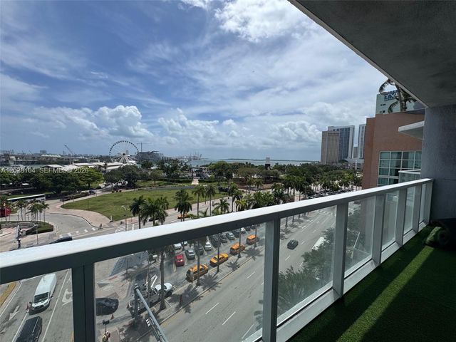 244 Biscayne Boulevard 702, Miami, FL 33132