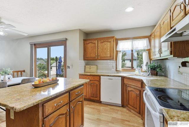 16914 Patterson Drive, Omaha, NE 68135