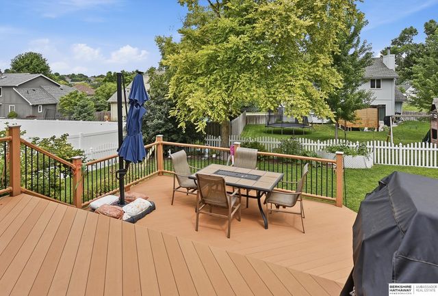 16914 Patterson Drive, Omaha, NE 68135