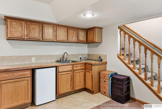 16914 Patterson Drive, Omaha, NE 68135