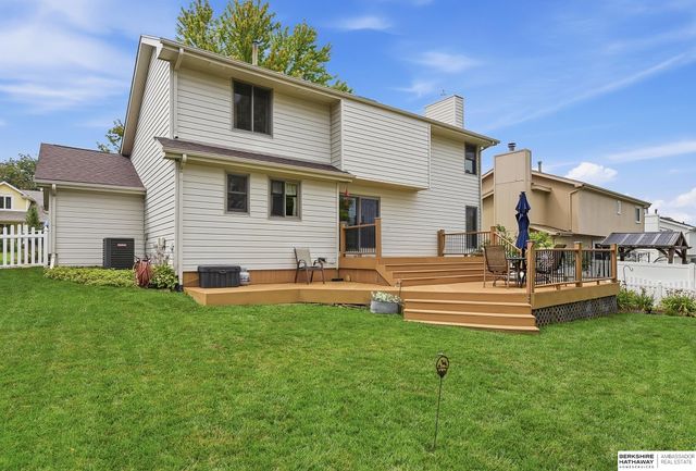 16914 Patterson Drive, Omaha, NE 68135