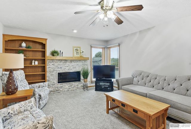 16914 Patterson Drive, Omaha, NE 68135