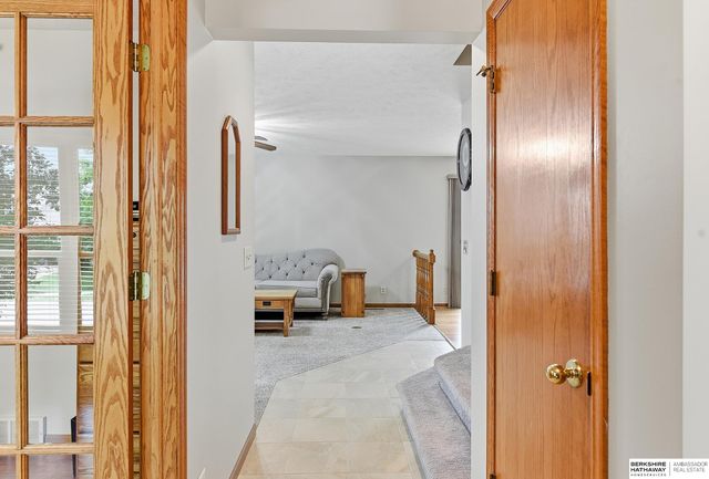 16914 Patterson Drive, Omaha, NE 68135