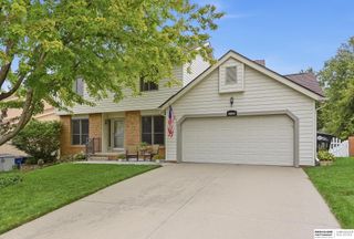 16914 Patterson Drive, Omaha, NE 68135