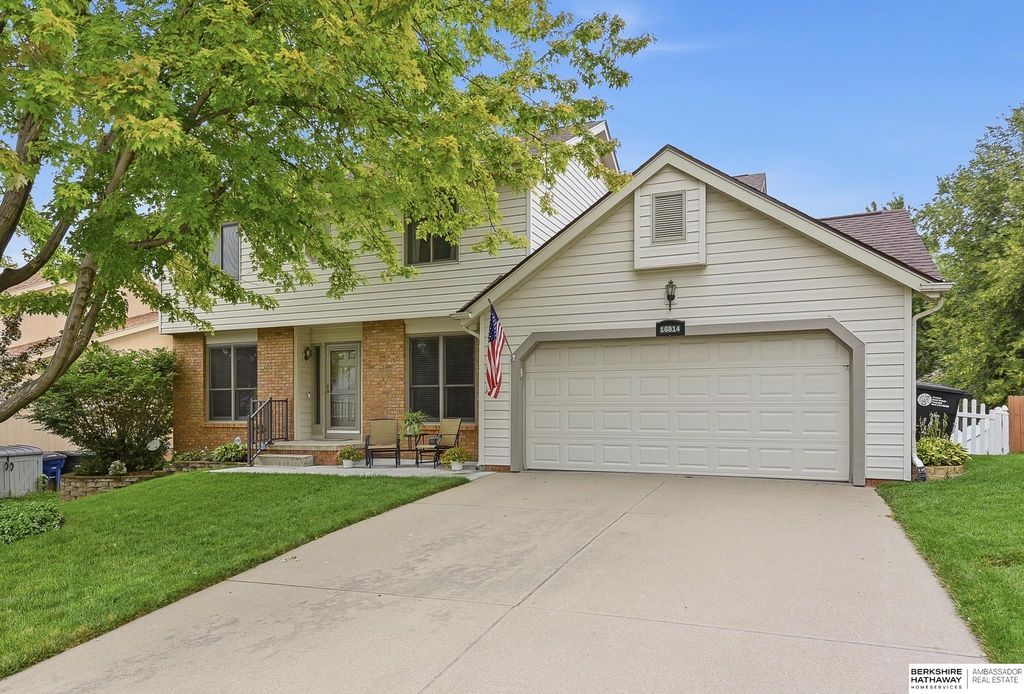 16914 Patterson Drive, Omaha, NE 68135