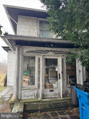 140 E WALNUT ST, Sellersville, PA 18960