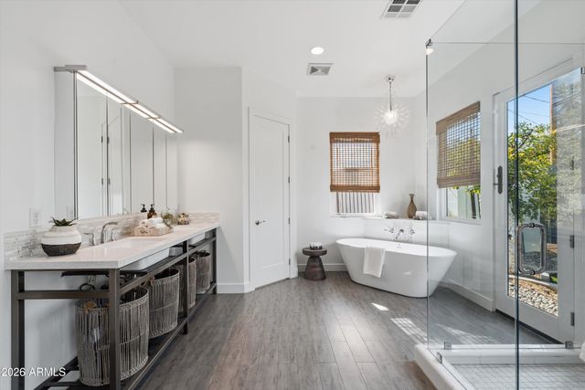 3230 E COLTER Street, Phoenix, AZ 85018