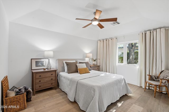 3230 E COLTER Street, Phoenix, AZ 85018