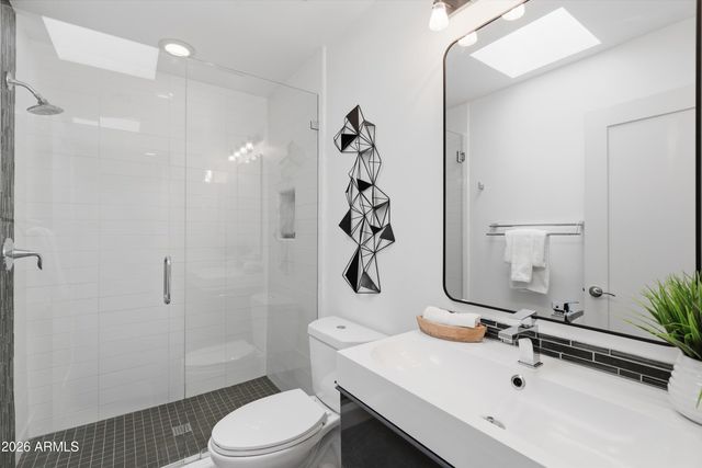 3230 E COLTER Street, Phoenix, AZ 85018