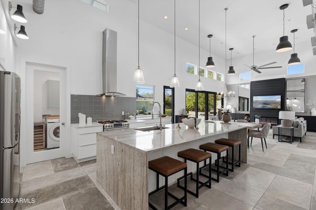 3230 E COLTER Street, Phoenix, AZ 85018