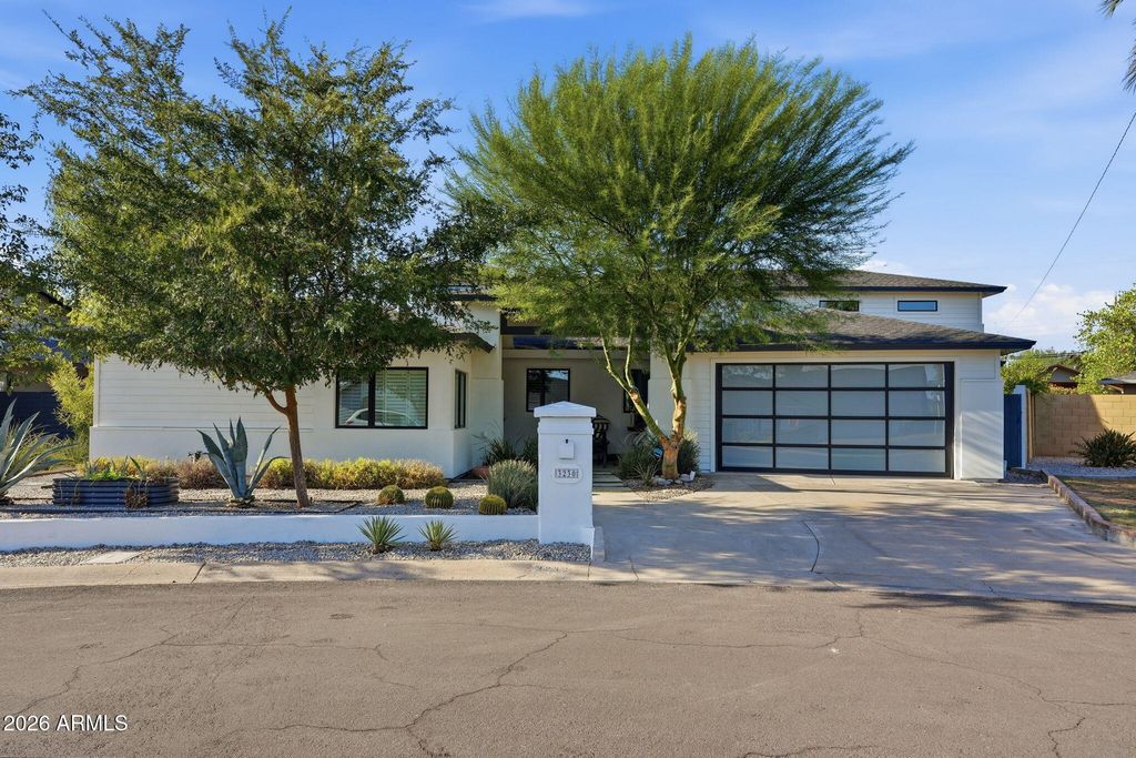 3230 E COLTER Street, Phoenix, AZ 85018 — photo 2