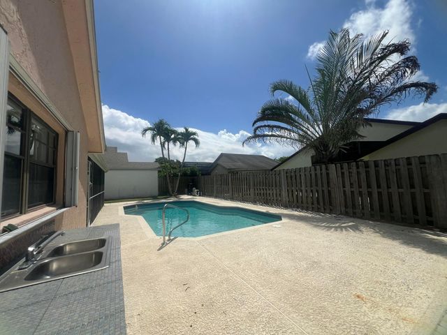 21023 Rustlewood Avenue, Boca Raton, FL 33428