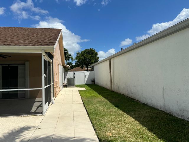 21023 Rustlewood Avenue, Boca Raton, FL 33428