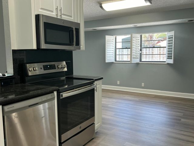 21023 Rustlewood Avenue, Boca Raton, FL 33428