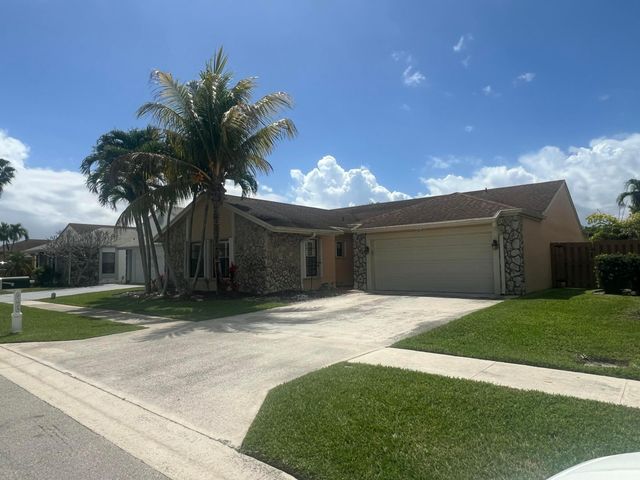 21023 Rustlewood Avenue, Boca Raton, FL 33428