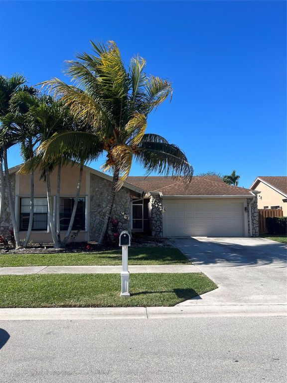 21023 Rustlewood Avenue, Boca Raton, FL 33428