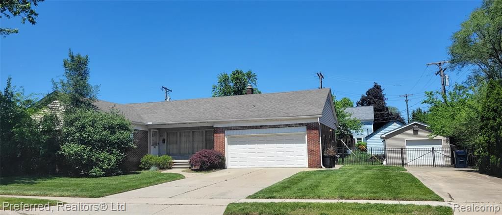860 Palmer Street, Plymouth, MI 48170