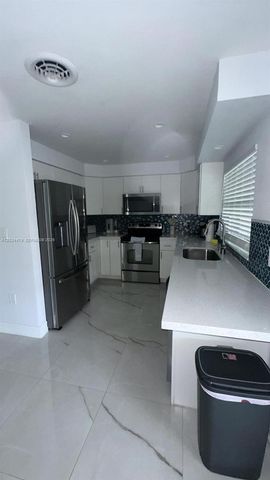 2212 Club House Road, North Fort Myers, FL 33917