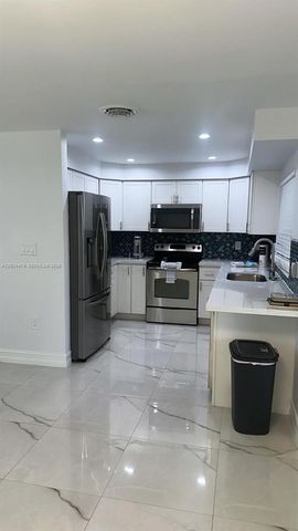 2212 Club House Road, North Fort Myers, FL 33917