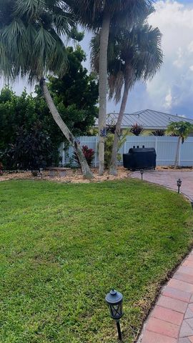 2212 Club House Road, North Fort Myers, FL 33917