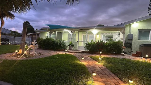 2212 Club House Road, North Fort Myers, FL 33917