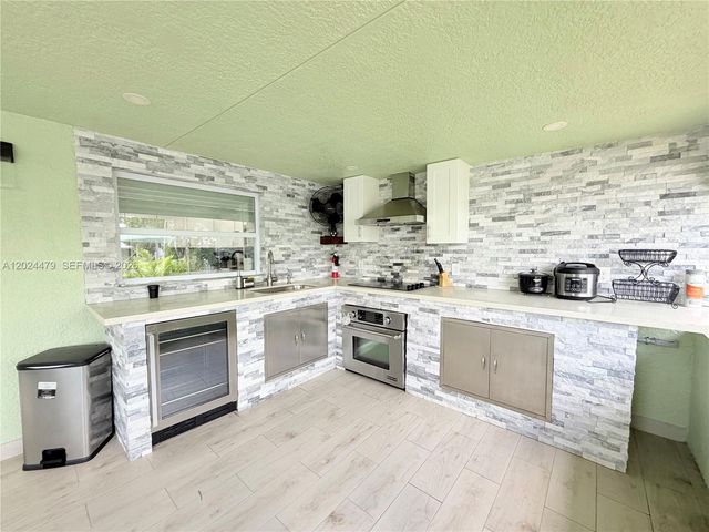 2212 Club House Road, North Fort Myers, FL 33917