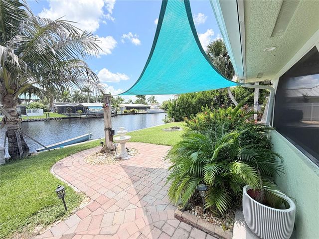 2212 Club House Road, North Fort Myers, FL 33917