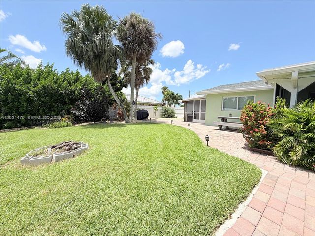 2212 Club House Road, North Fort Myers, FL 33917