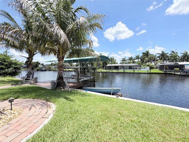 2212 Club House Road, North Fort Myers, FL 33917